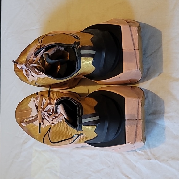 Nike sneakers - Picture 2 of 5